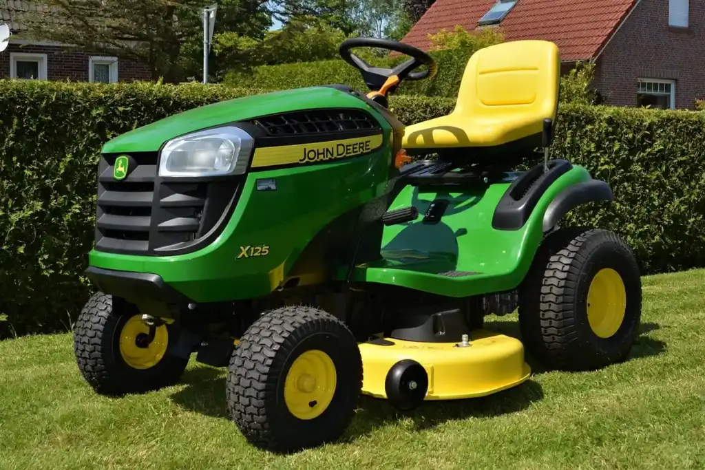 How Do You Choose the Right Lawn Mower and Compare Tractor Brands?